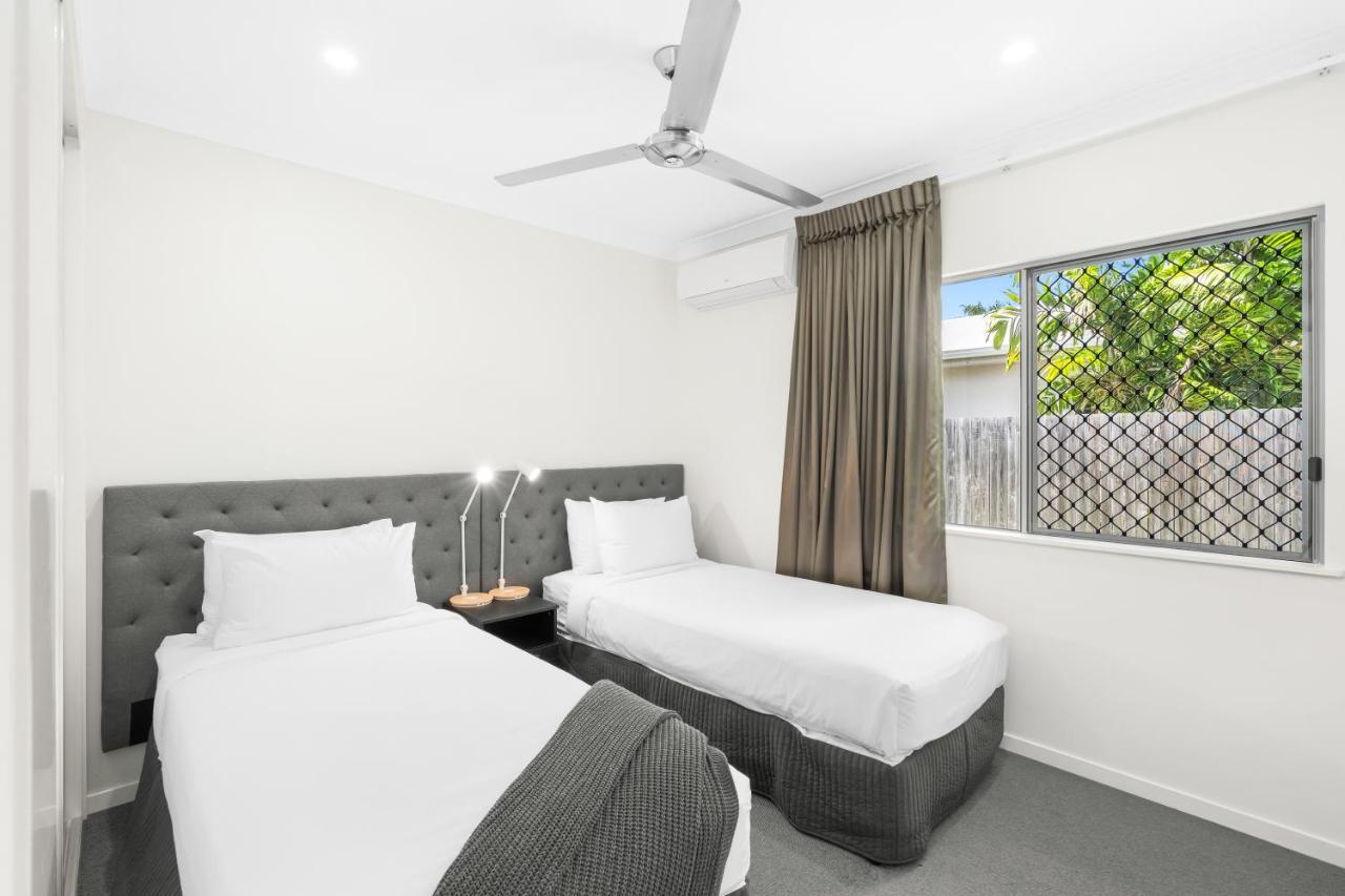 Blue Lagoon Villas Trinity Beach Eksteriør bilde