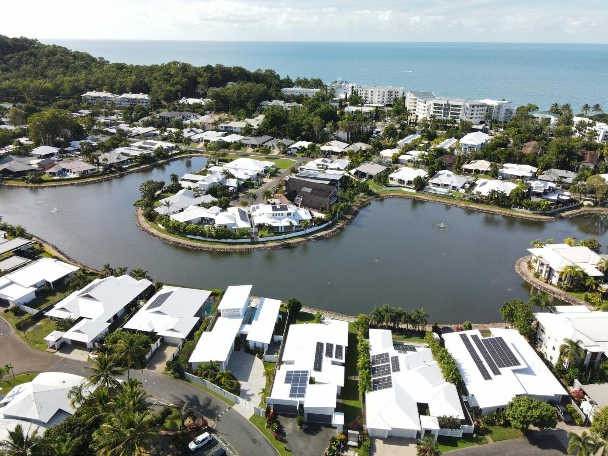 Blue Lagoon Villas Trinity Beach Eksteriør bilde
